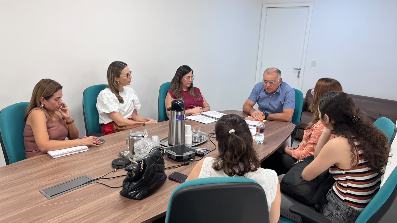 Cremepe se reúne com diretoria do Hospital Helena Moura para discutir desafios na assistência pediátrica